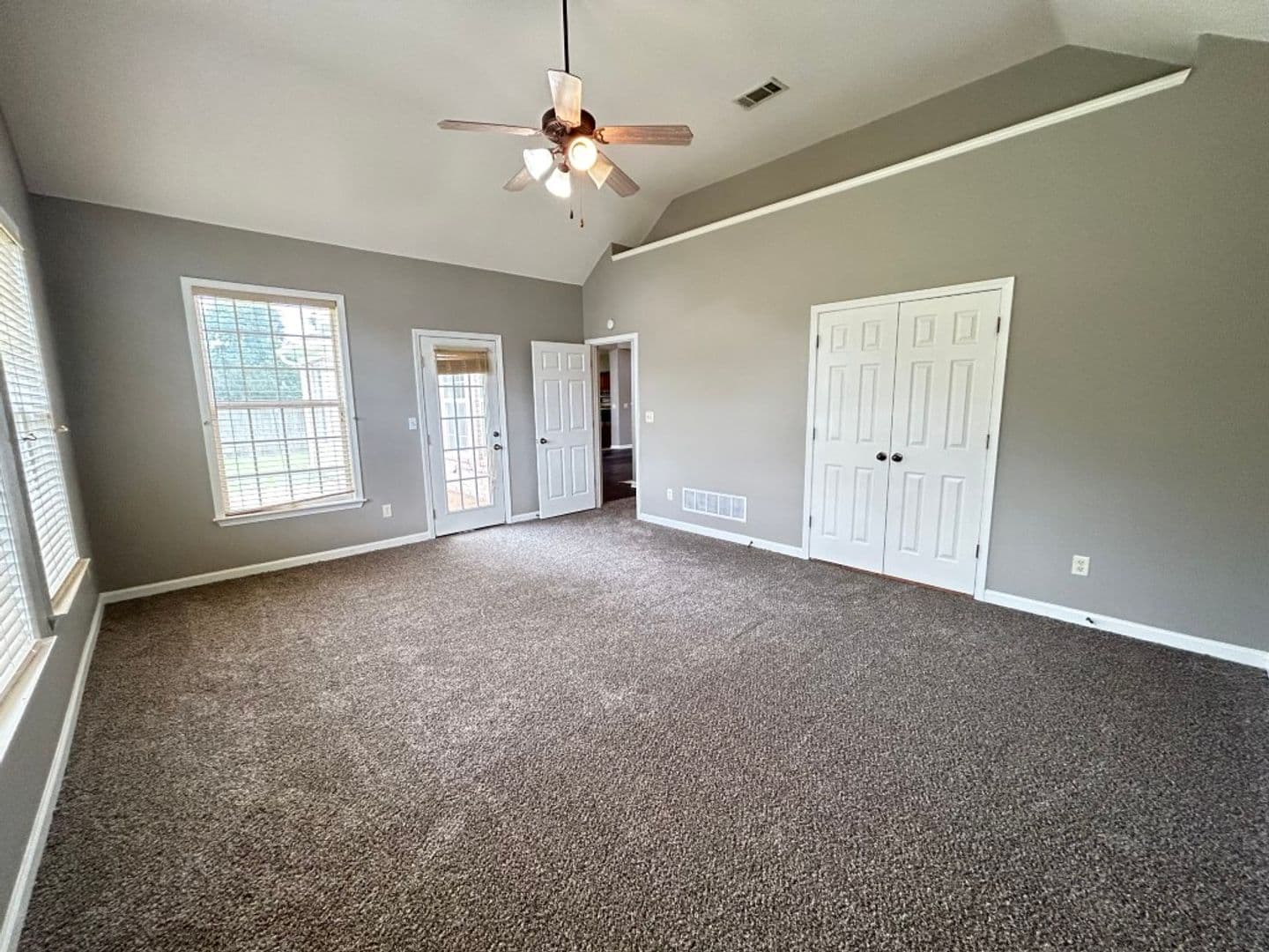 Bartlett House: 6440 East Forked River Cove