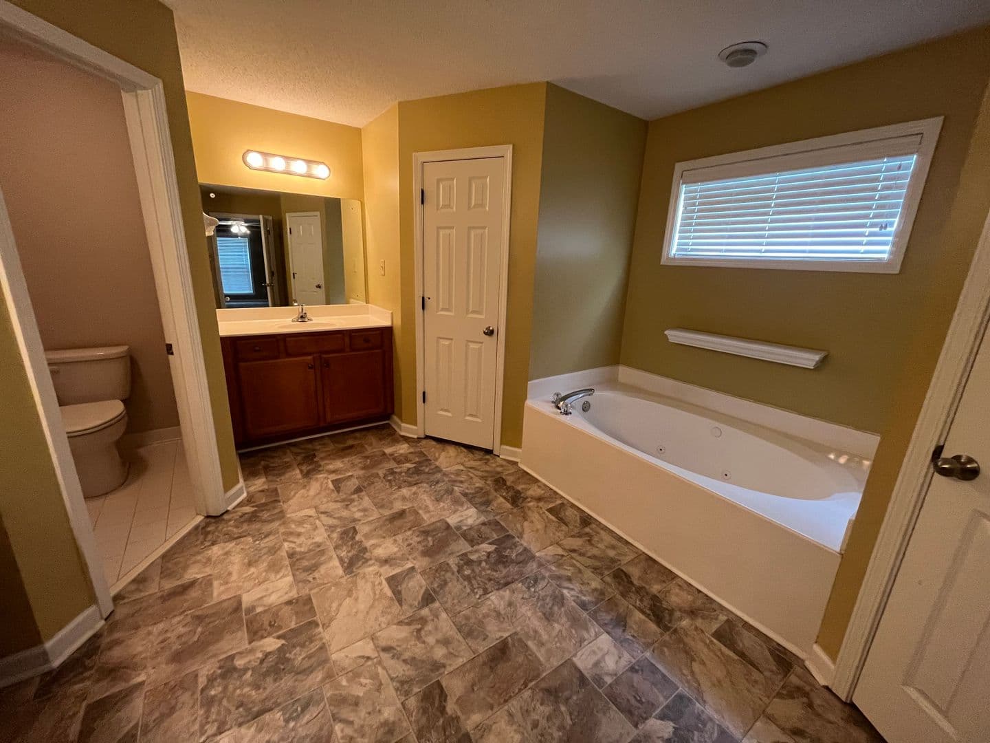Lakeland House: 3836 Piper Bay Ln