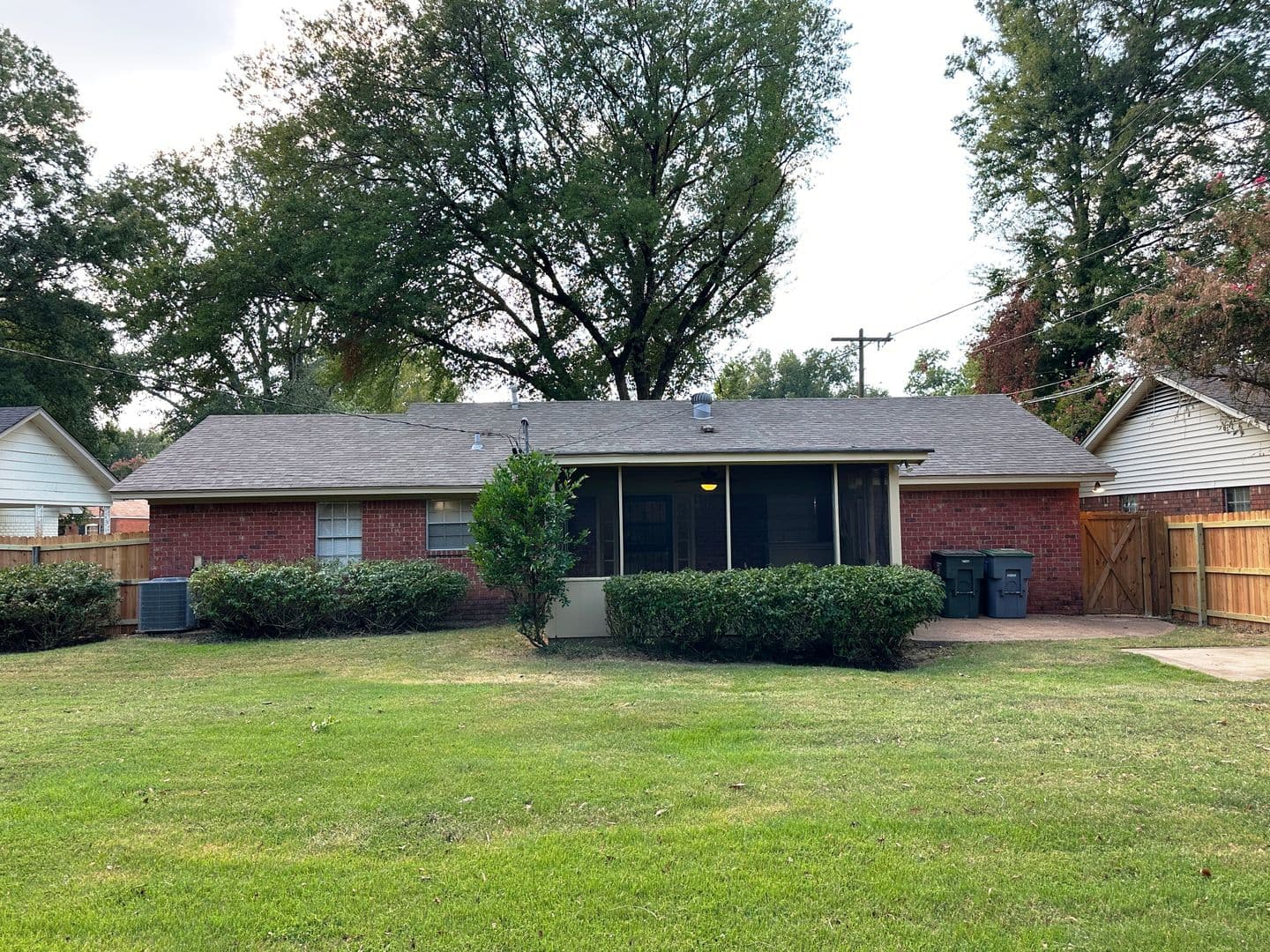 Memphis House: 1662 Vera Cruz Street