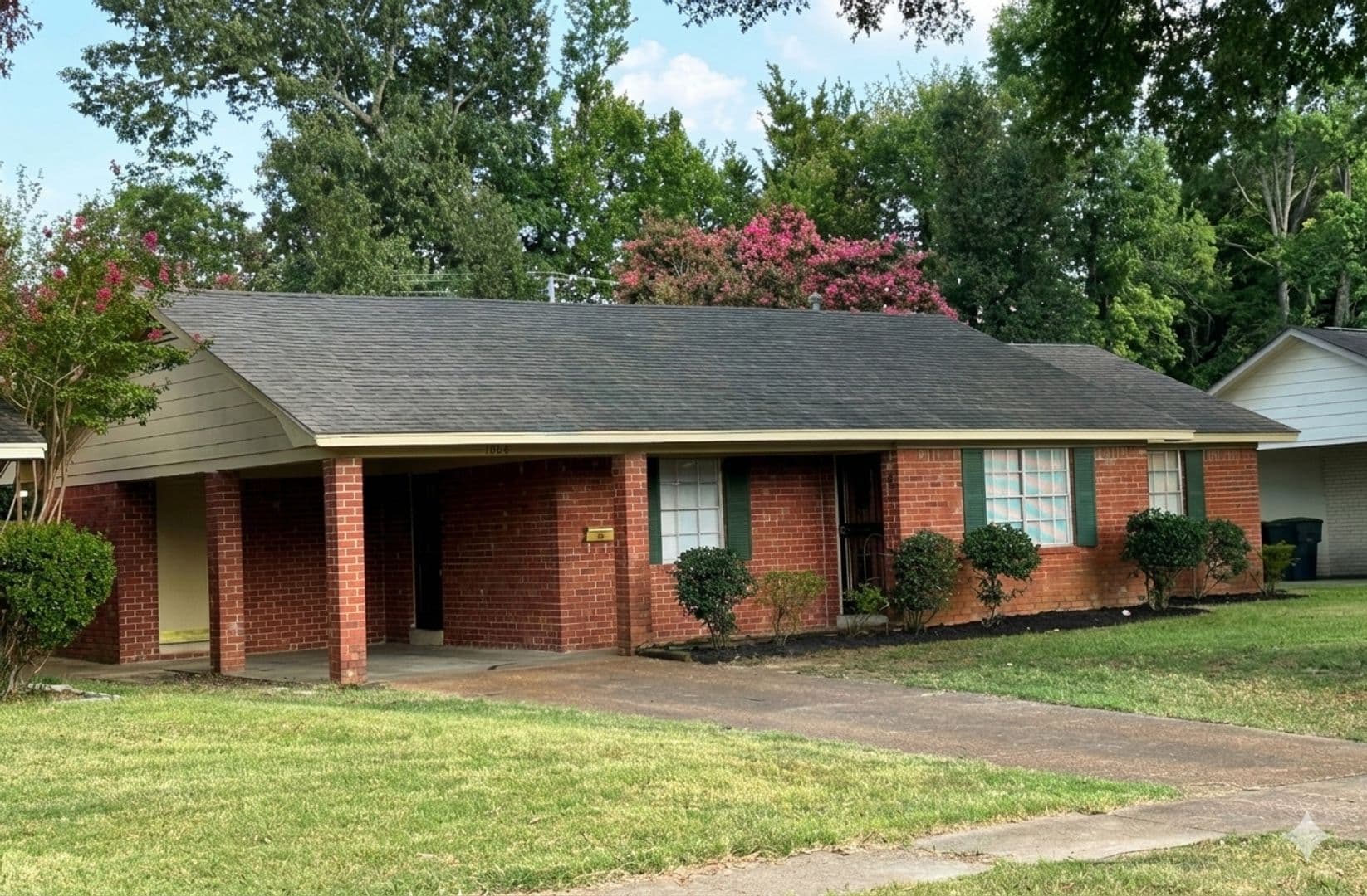 Memphis House: 1662 Vera Cruz Street