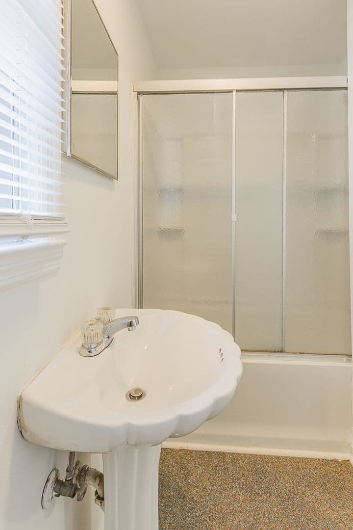 Chattanooga House: 5232 Central Avenue
