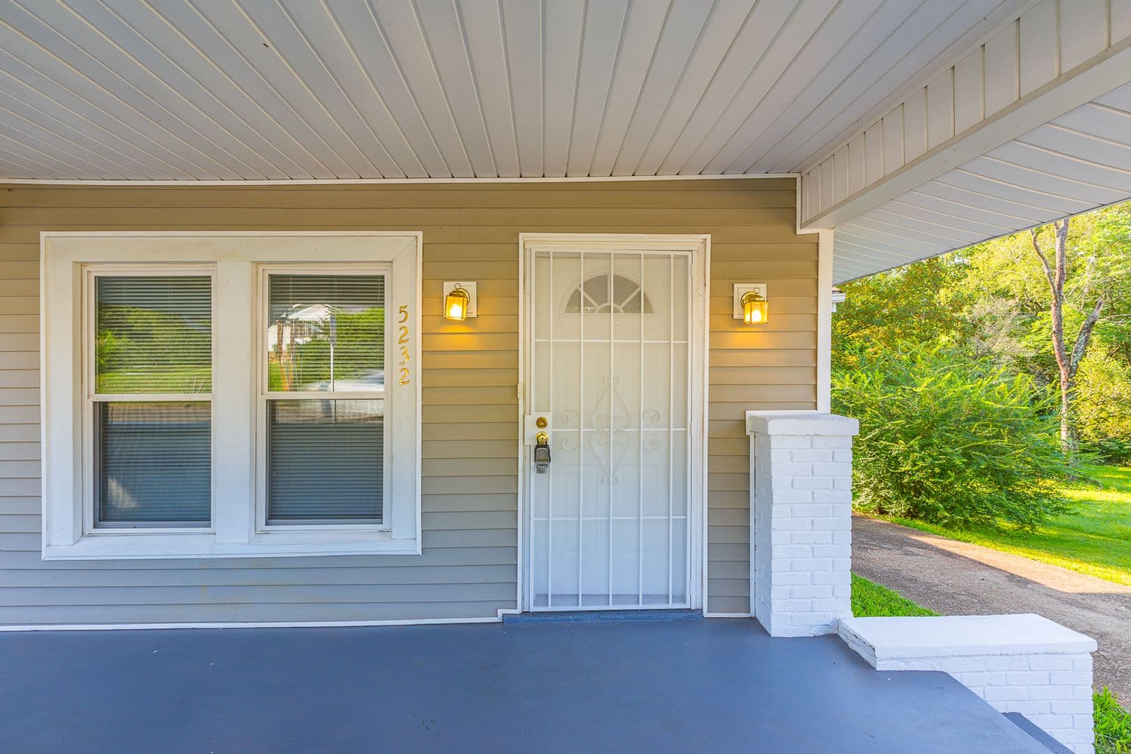 Chattanooga House: 5232 Central Avenue