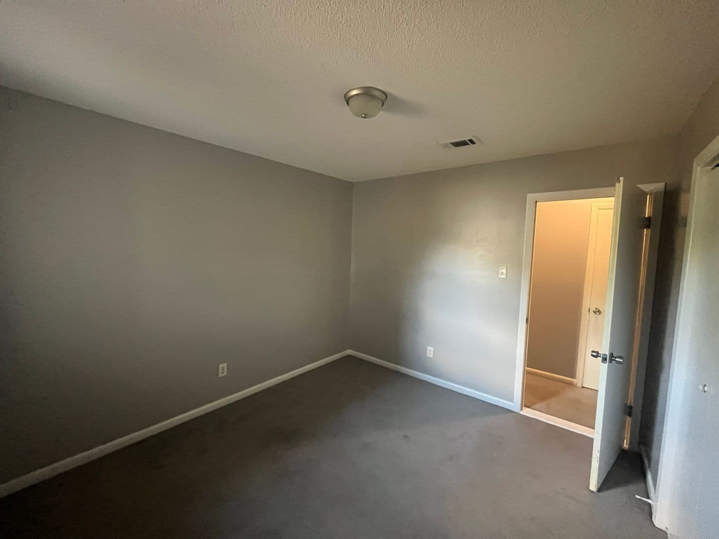 Sherwood House: 8 Lybrand Drive
