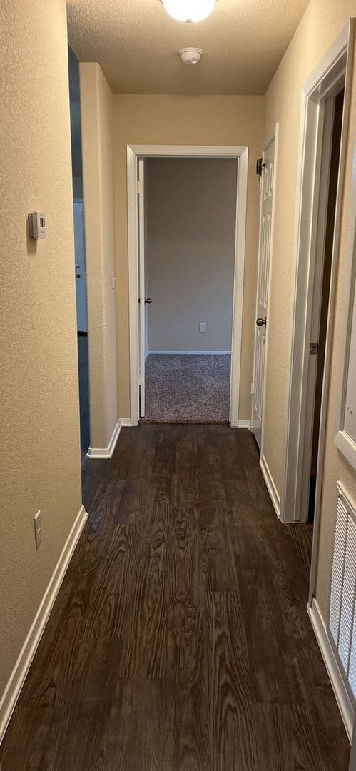 Bentonville House: 6300 SW Chalkstone Rd.