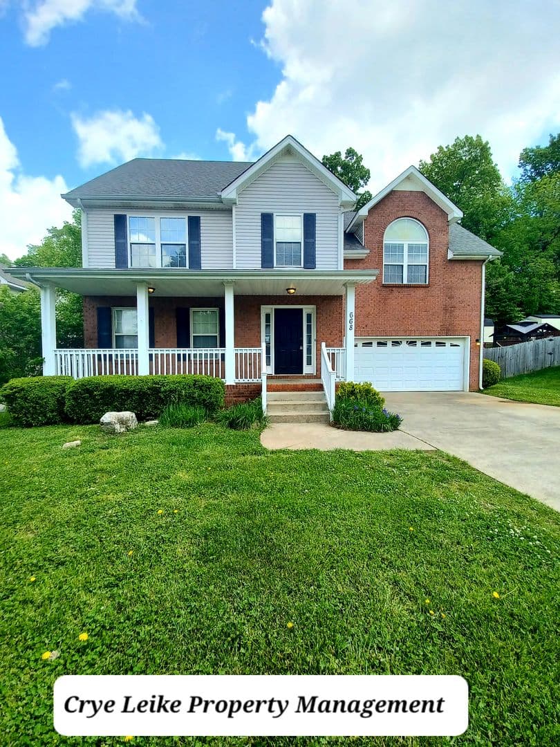 Clarksville House: 668 Winding Bluff Way