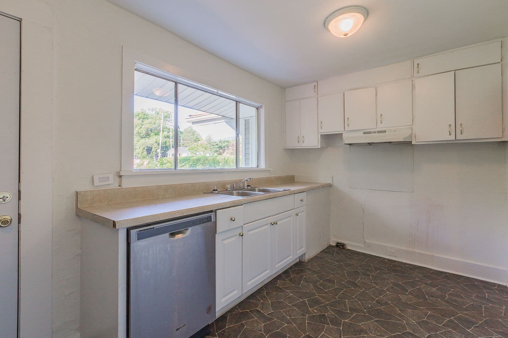 Chattanooga House: 5232 Central Avenue