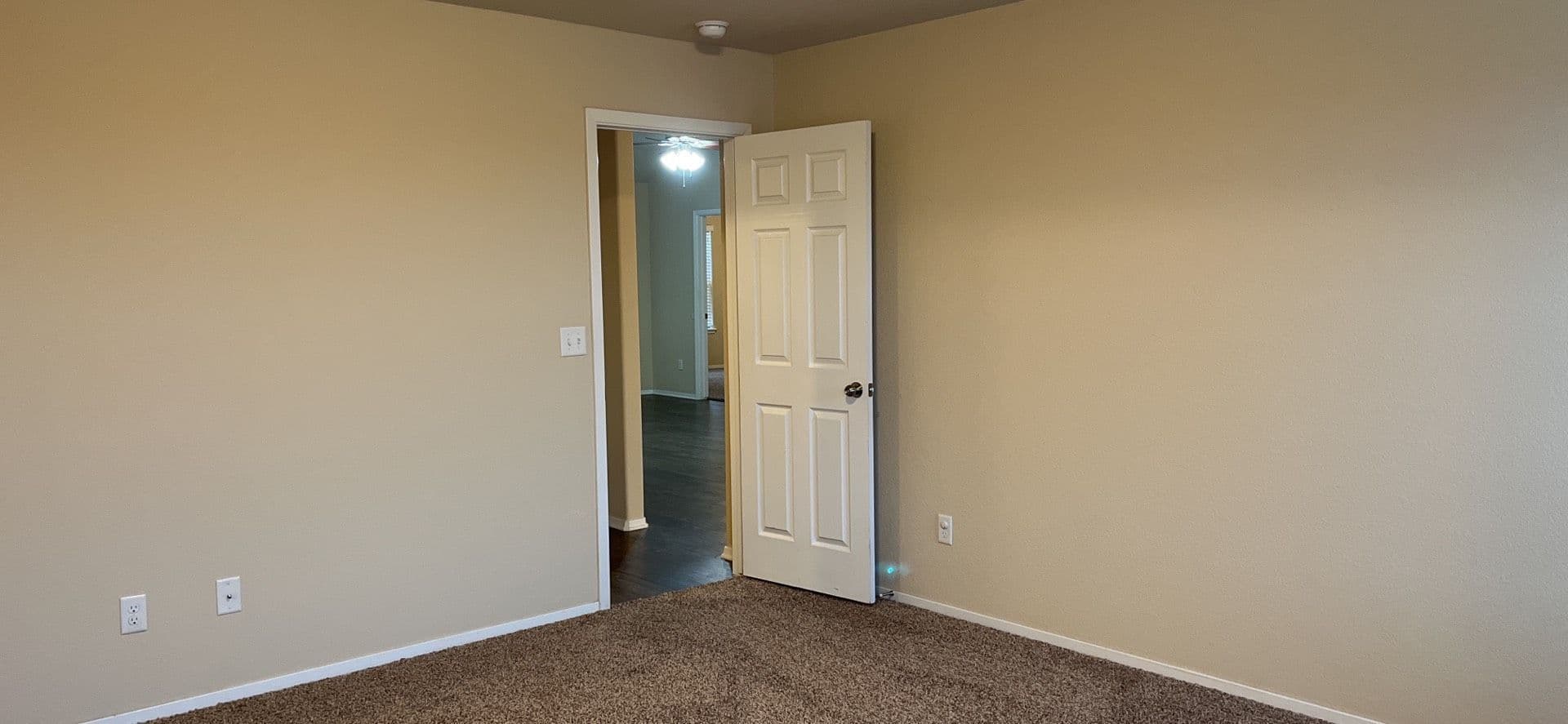 Bentonville House: 6300 SW Chalkstone Rd.