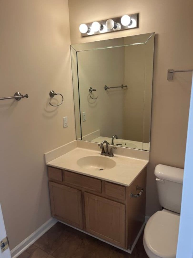 Hendersonville House: 167 Grove Lane South