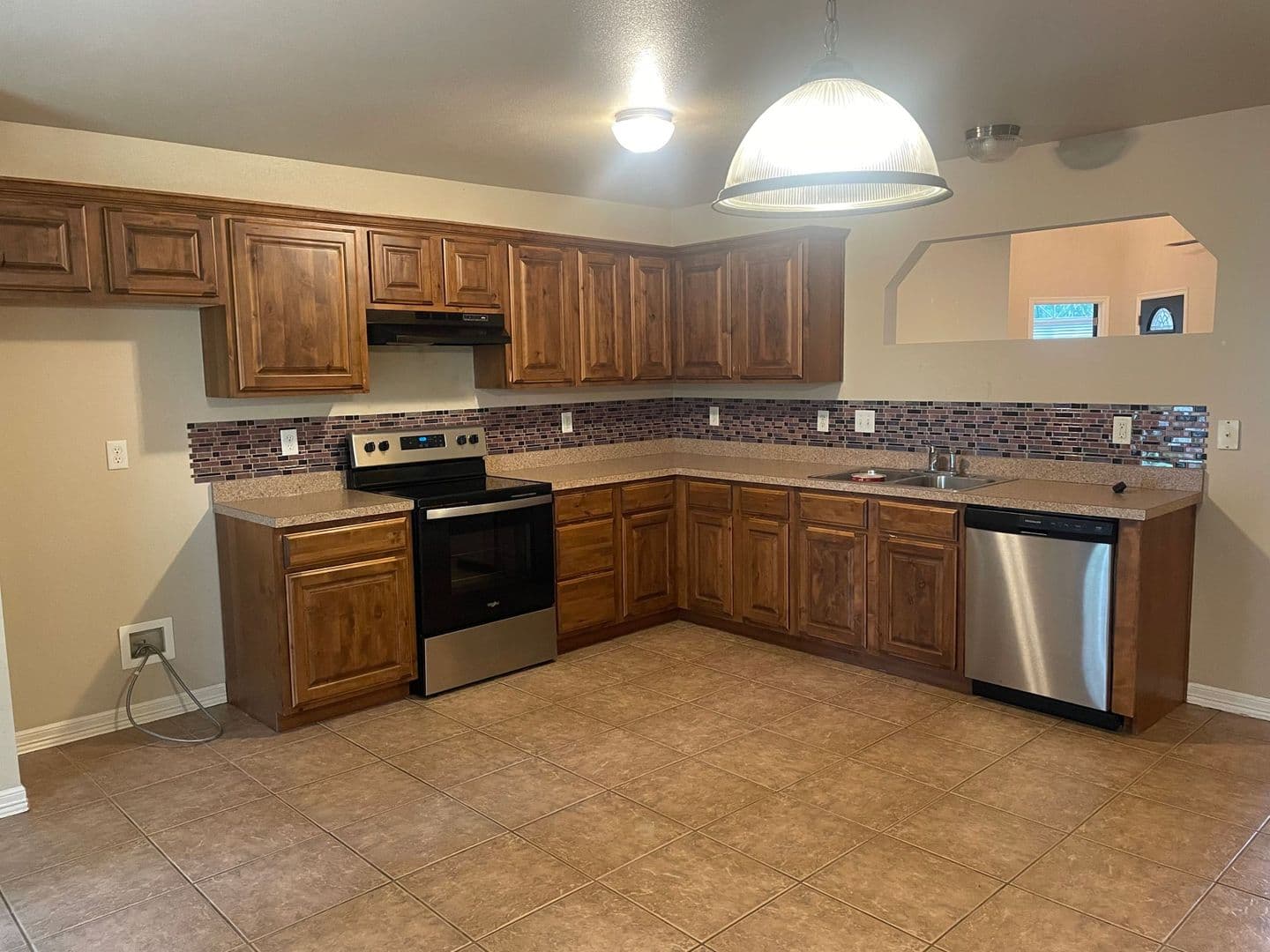 Centerton House: 460 Kate Dr