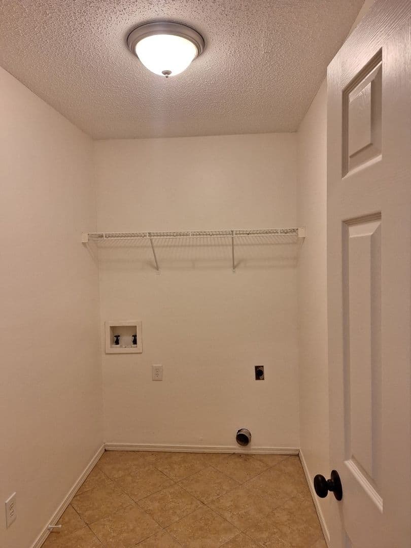 Knoxville House: 1720 Cape Brittany Way