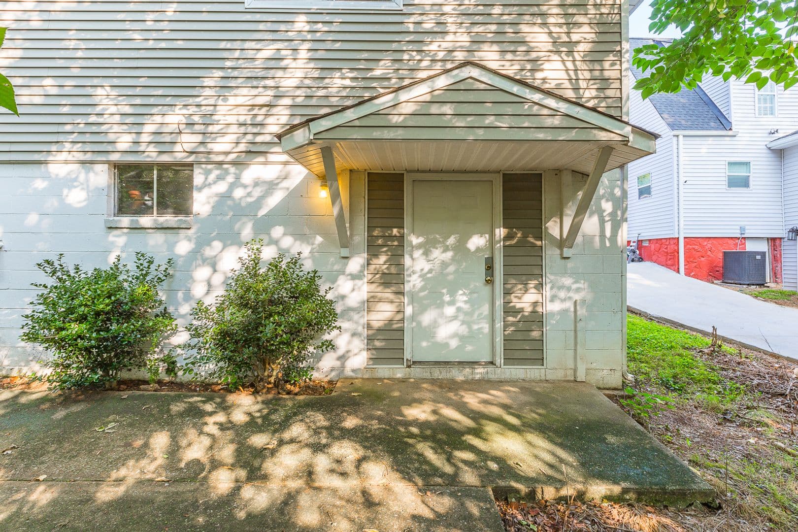 Chattanooga House: 5232 Central Avenue