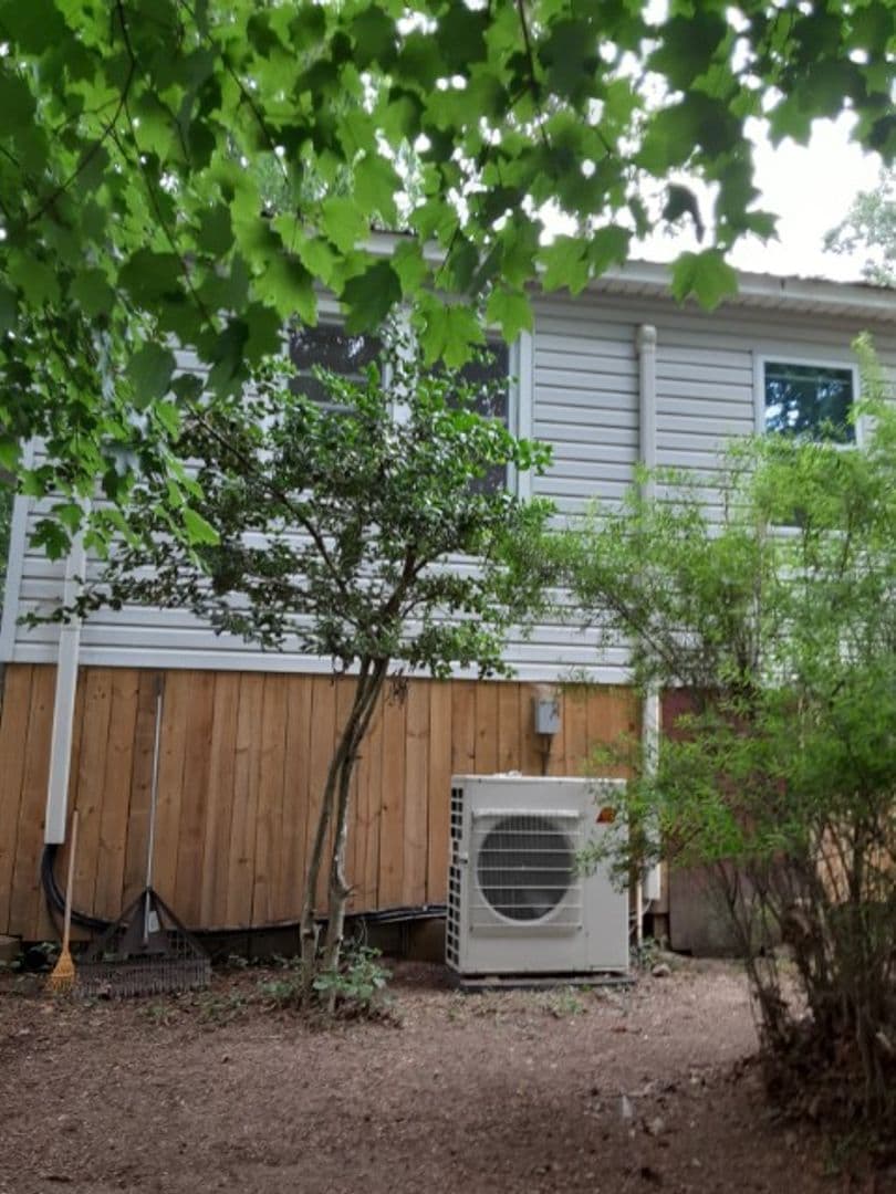 Oak Ridge House: 143 Wainright Road