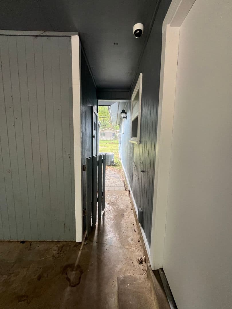 Sherwood House: 8 Lybrand Drive