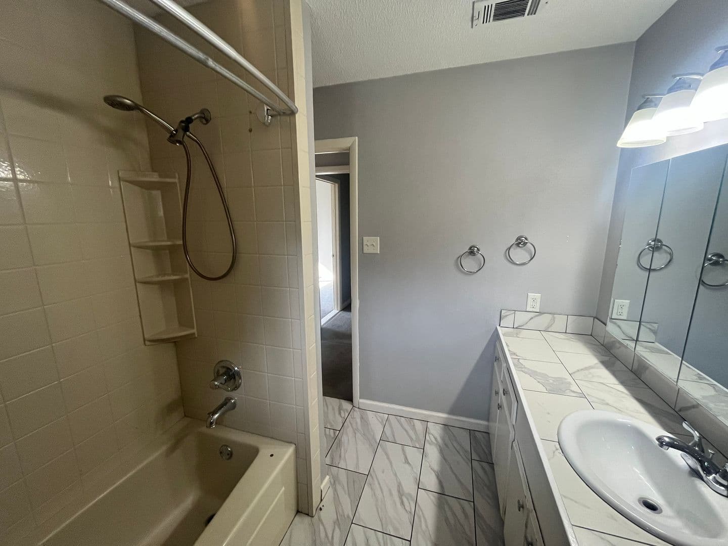 Sherwood House: 8 Lybrand Drive