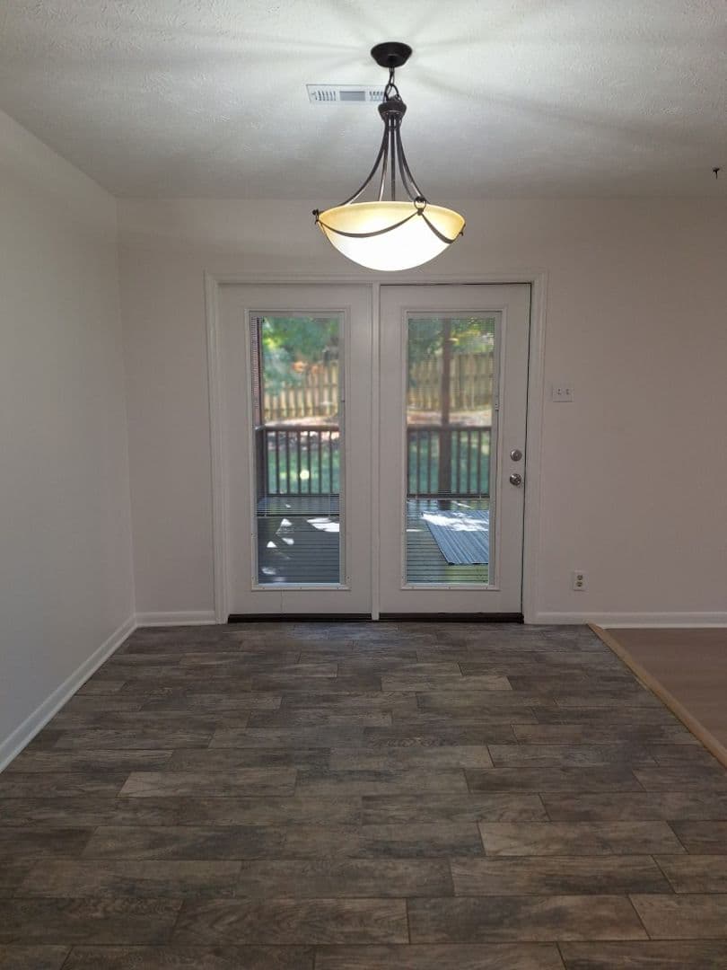 Knoxville House: 11401 Rock Springs Dr.