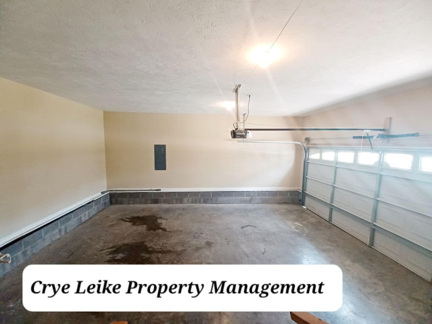 Clarksville House: 668 Winding Bluff Way