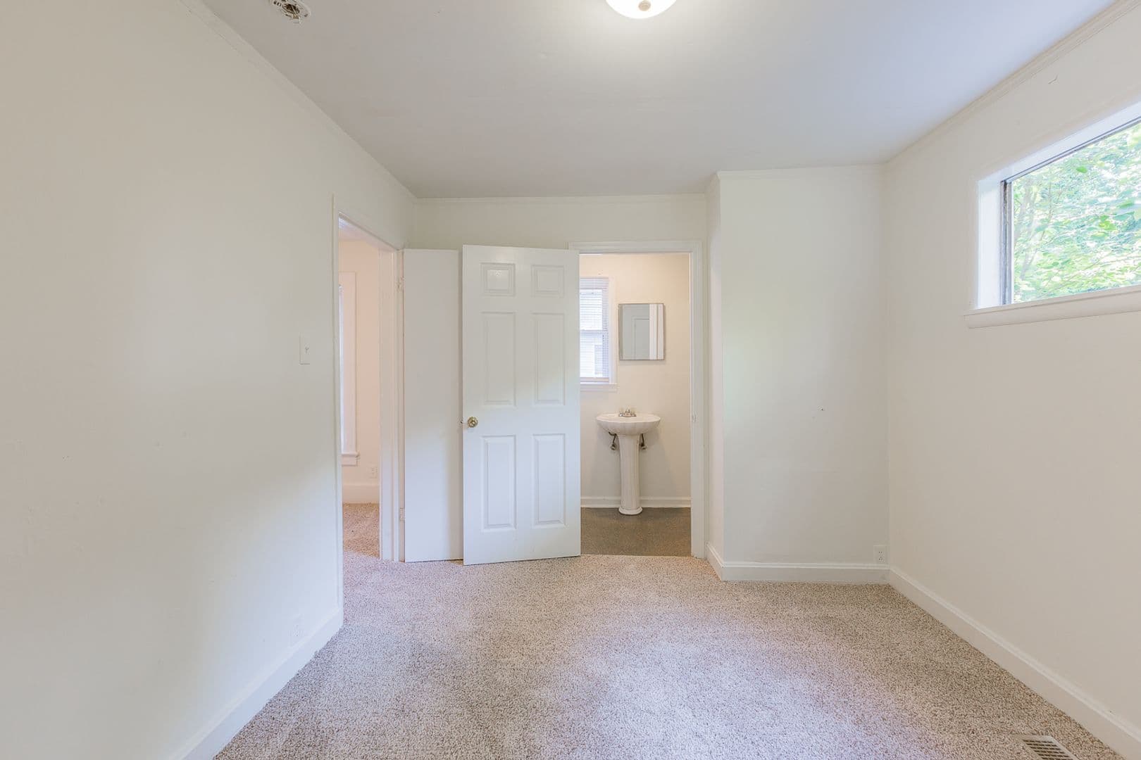 Chattanooga House: 5232 Central Avenue