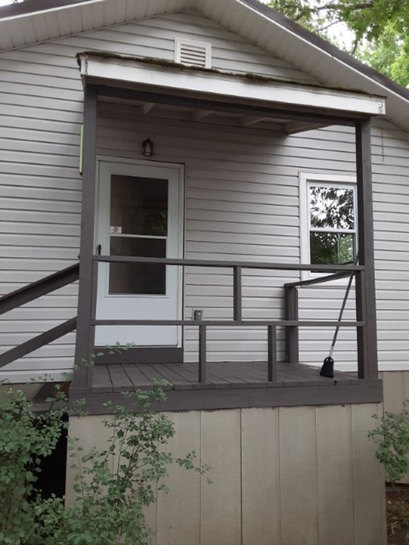 Oak Ridge House: 143 Wainright Road