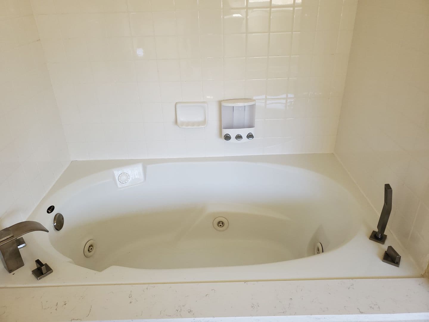 Hot Springs House: 109 Jennison Square