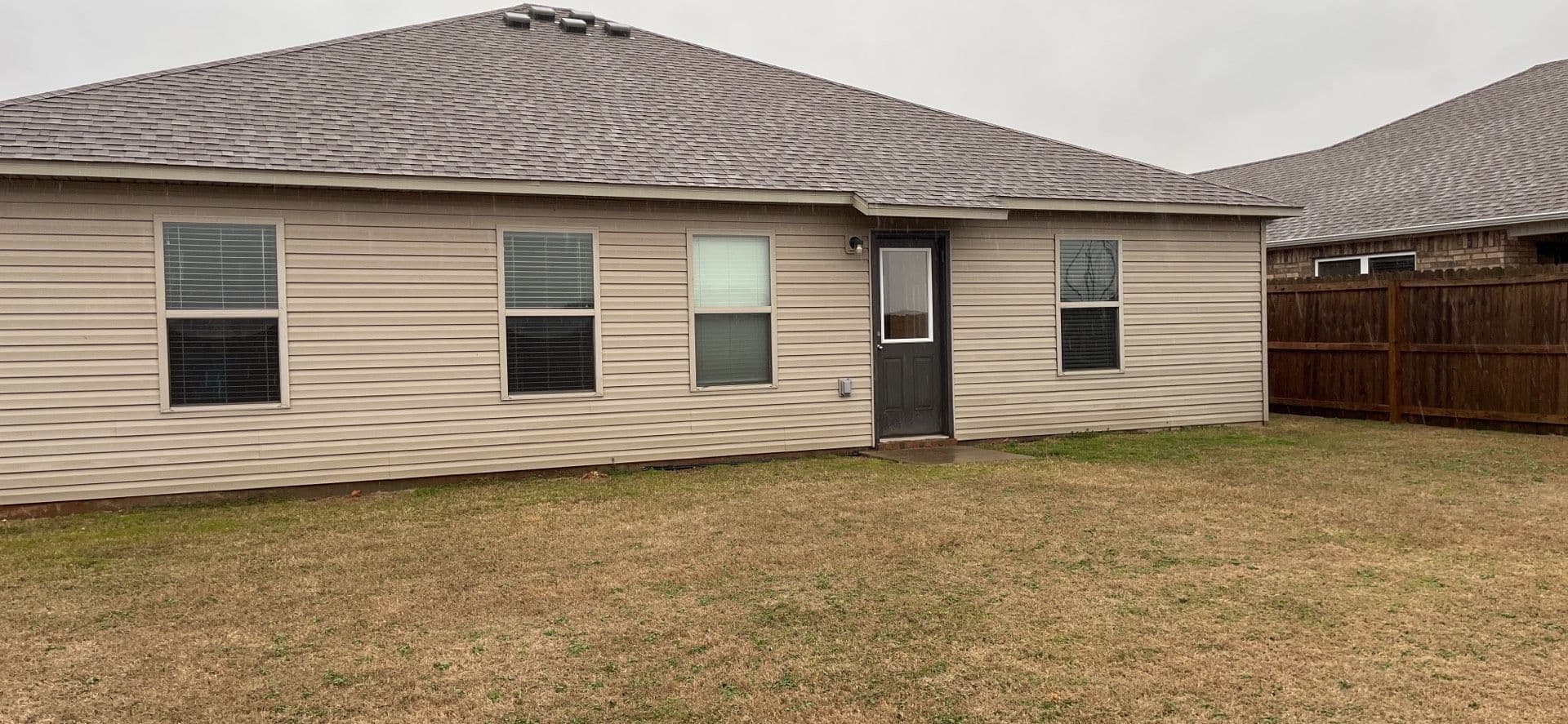 Bentonville House: 6300 SW Chalkstone Rd.