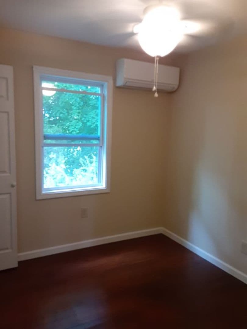 Oak Ridge House: 143 Wainright Road