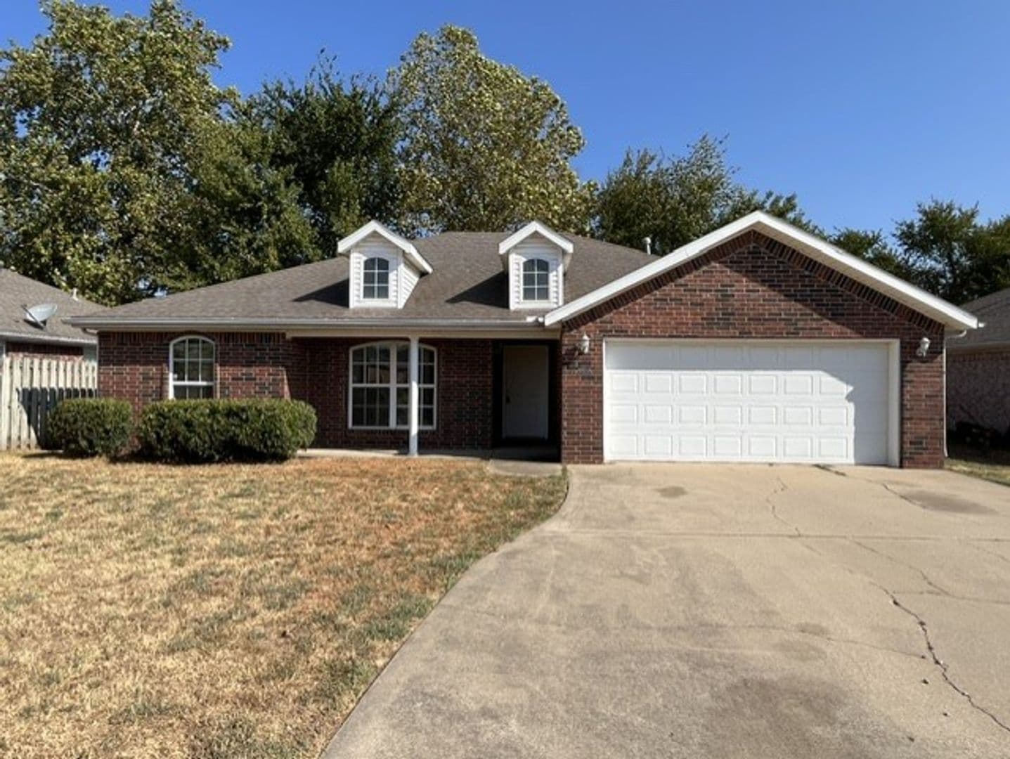 Bentonville House: 3606 SW Carriage Way