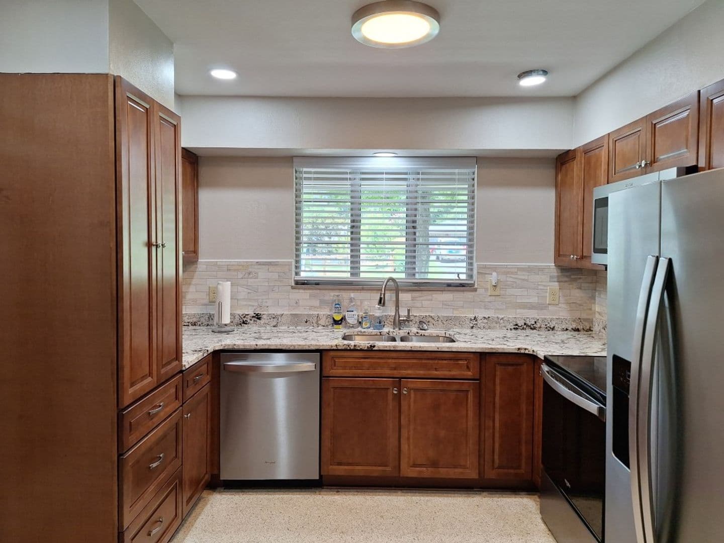 Knoxville House: 6826 Dorchester Drive