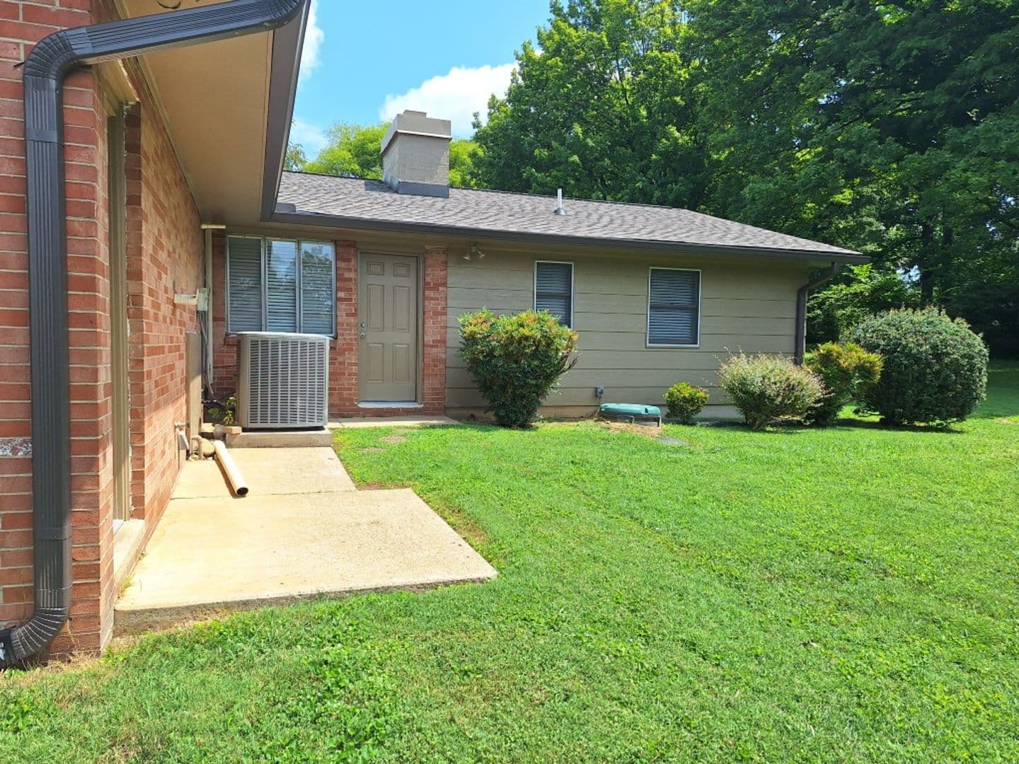 Knoxville House: 6826 Dorchester Drive