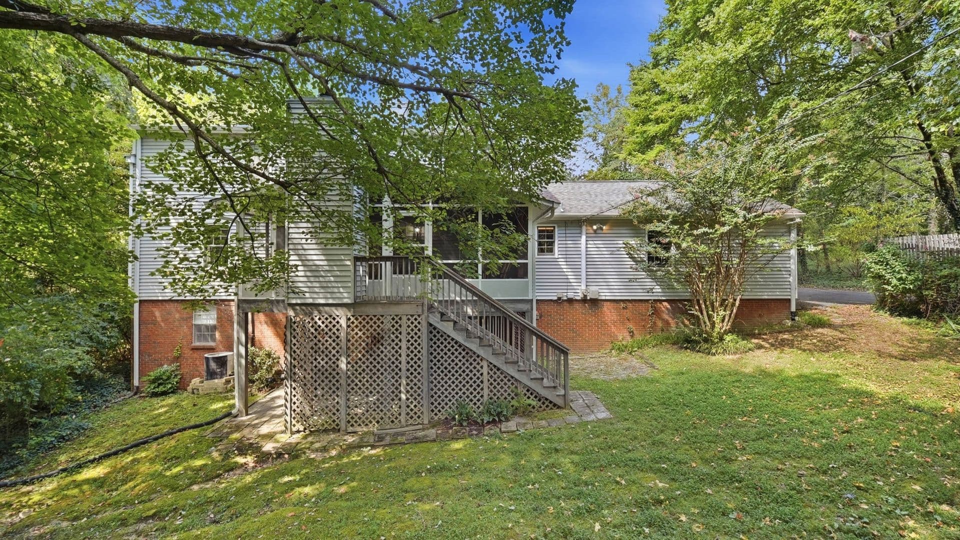 Signal Mountain House: 204 Grayson Rd.