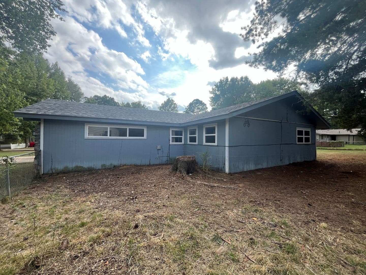 Sherwood House: 8 Lybrand Drive