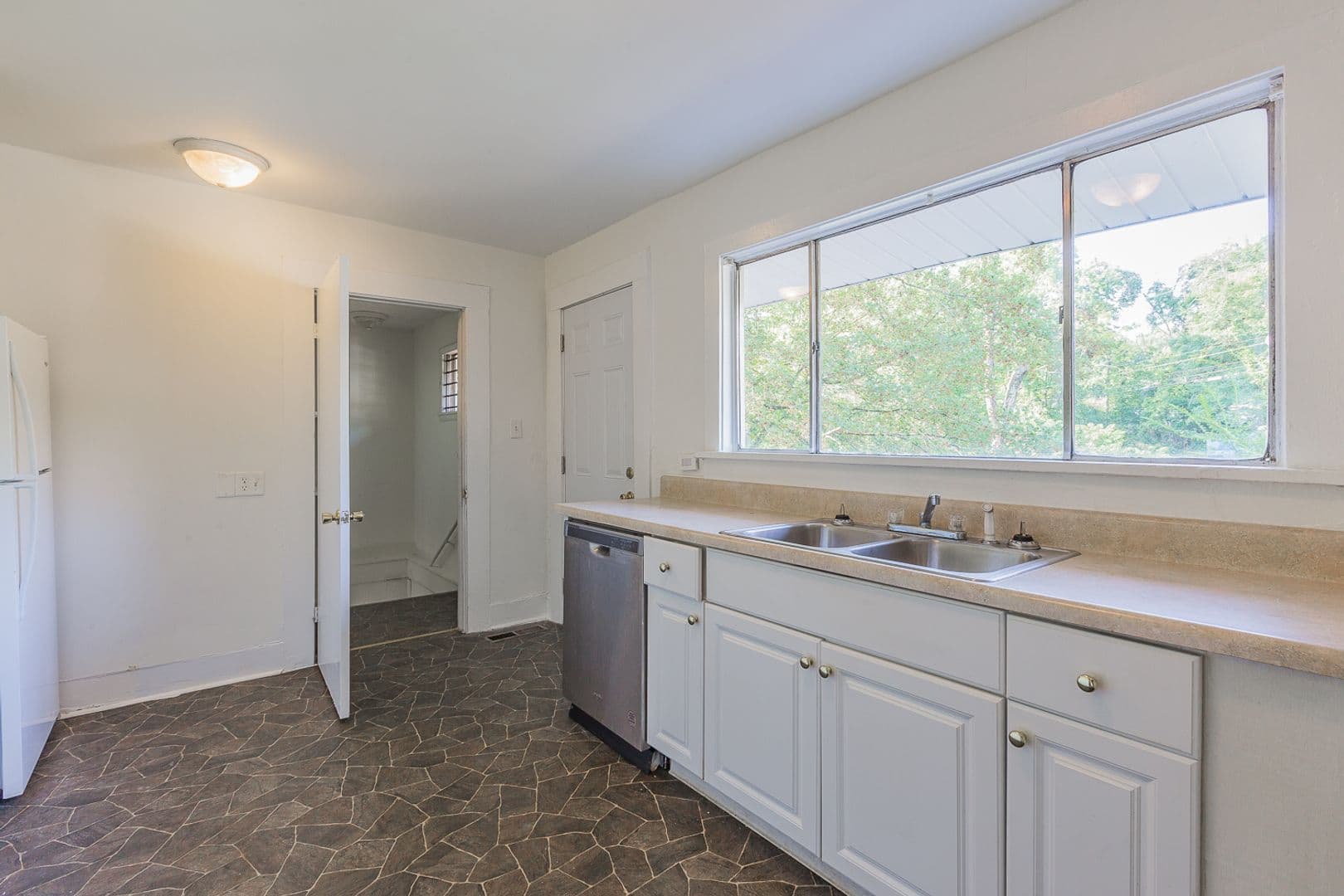 Chattanooga House: 5232 Central Avenue
