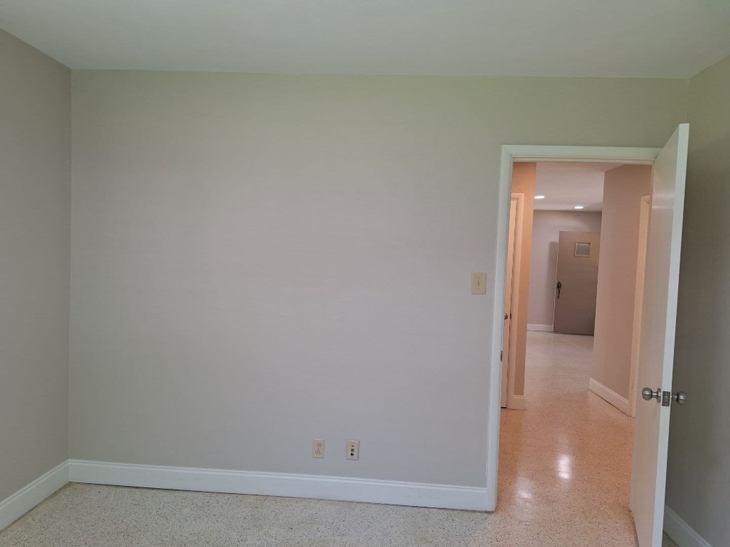 Knoxville House: 6826 Dorchester Drive