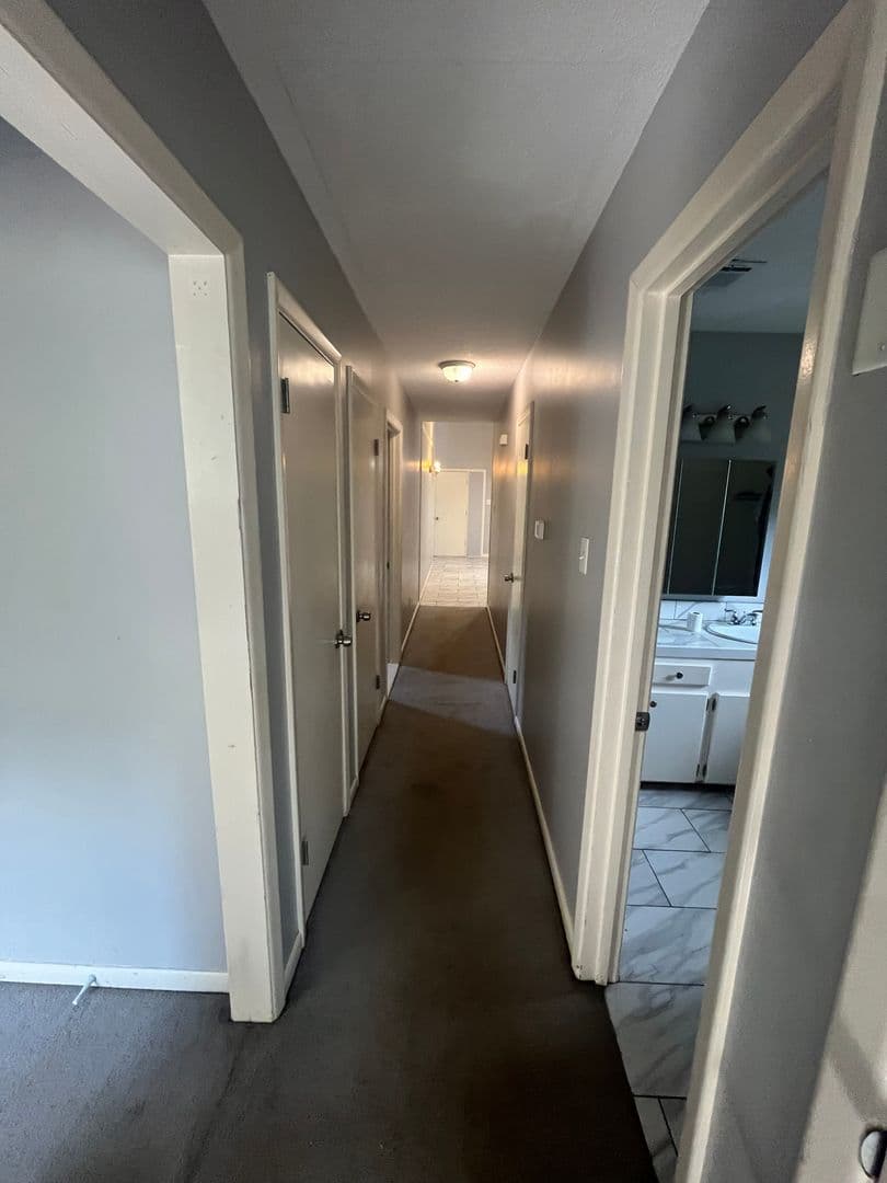 Sherwood House: 8 Lybrand Drive