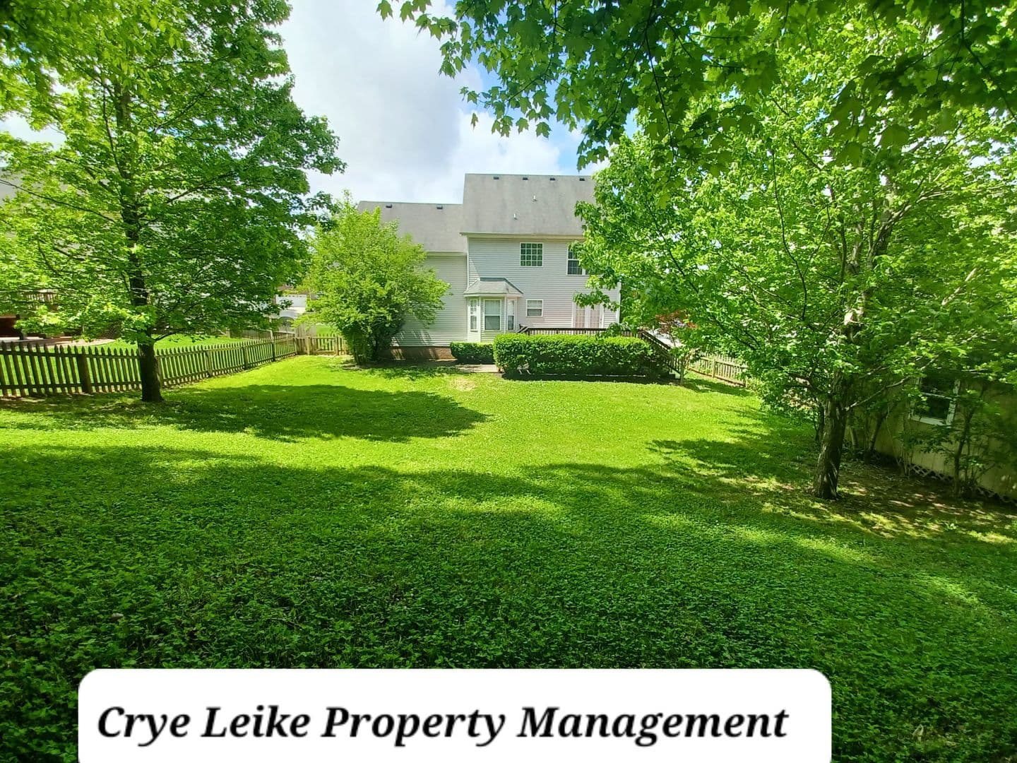 Clarksville House: 668 Winding Bluff Way