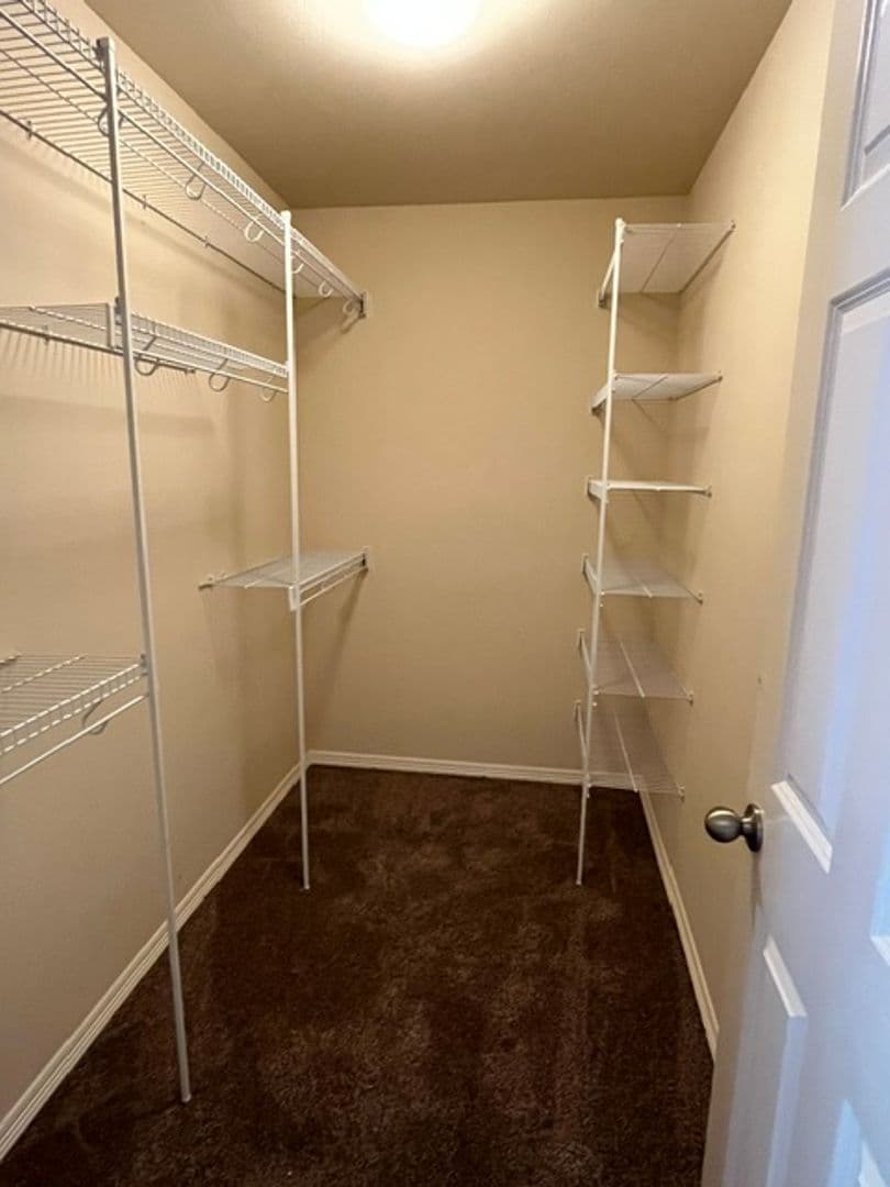 Bentonville House: 3606 SW Carriage Way