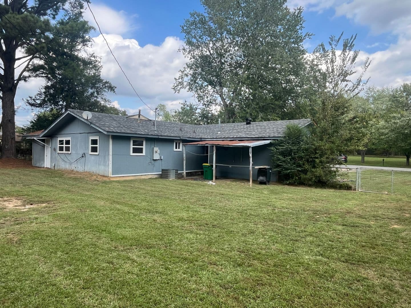 Sherwood House: 8 Lybrand Drive