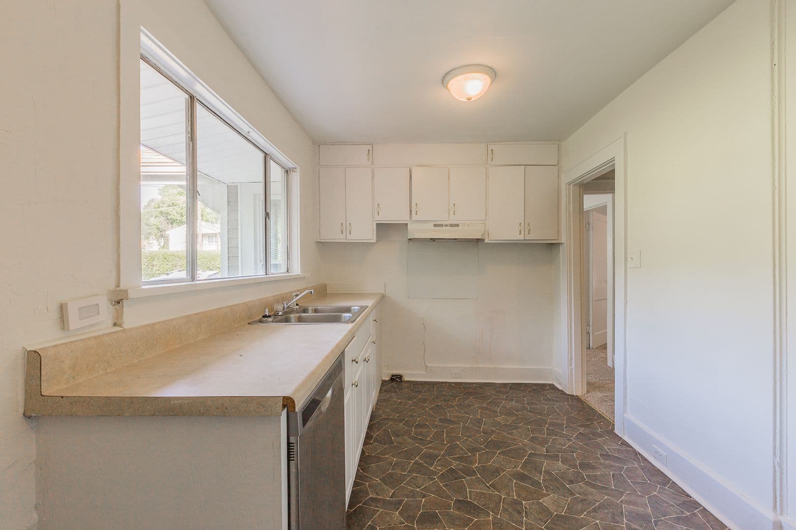 Chattanooga House: 5232 Central Avenue