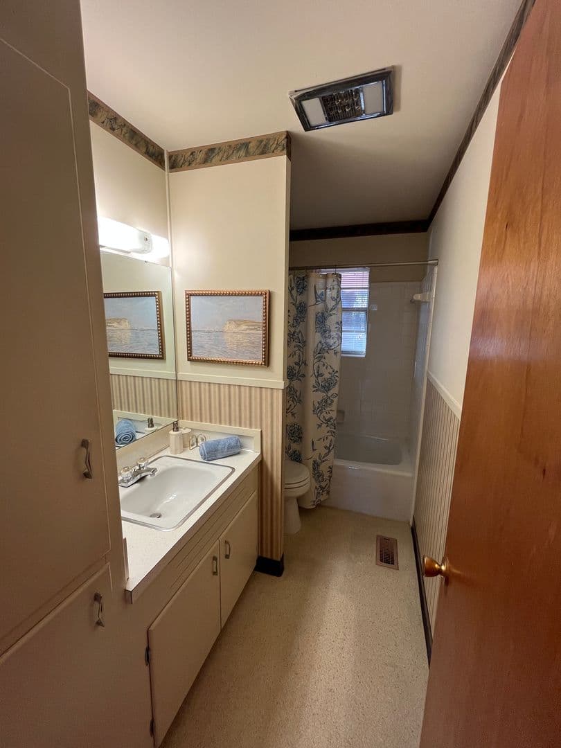 North Little Rock House: 6604 Corsica Dr.