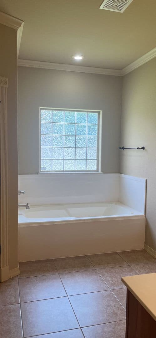 Rogers House: 5301 S Stone Bay Ct