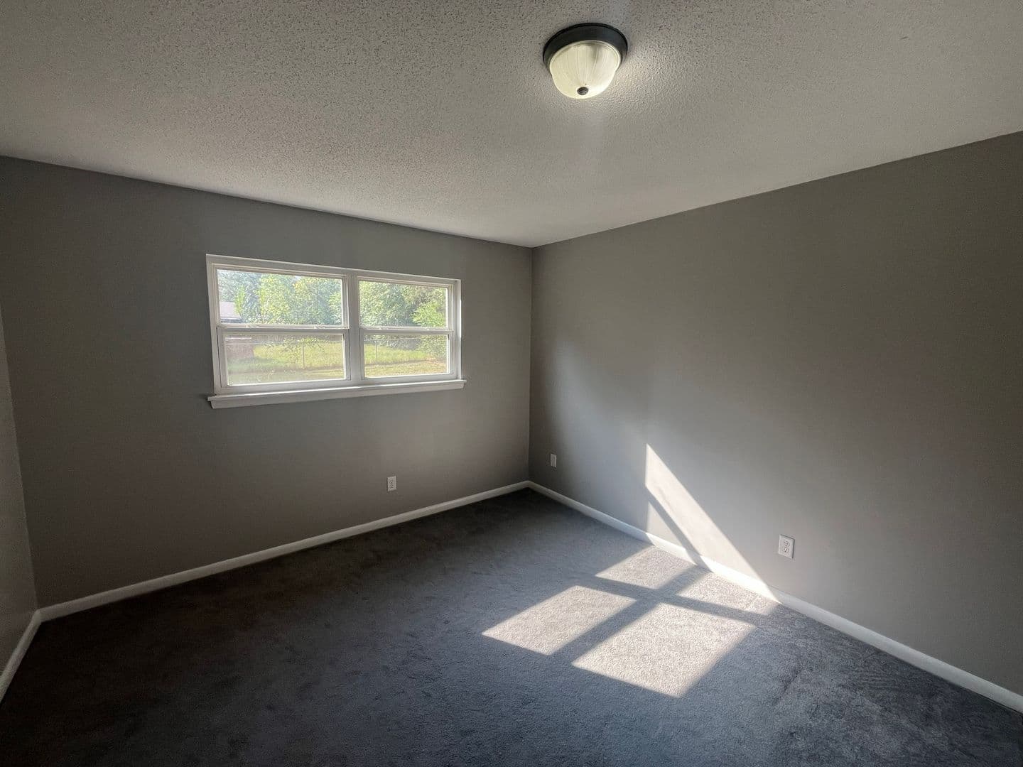 Sherwood House: 8 Lybrand Drive