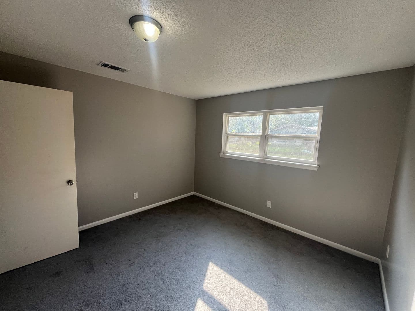 Sherwood House: 8 Lybrand Drive