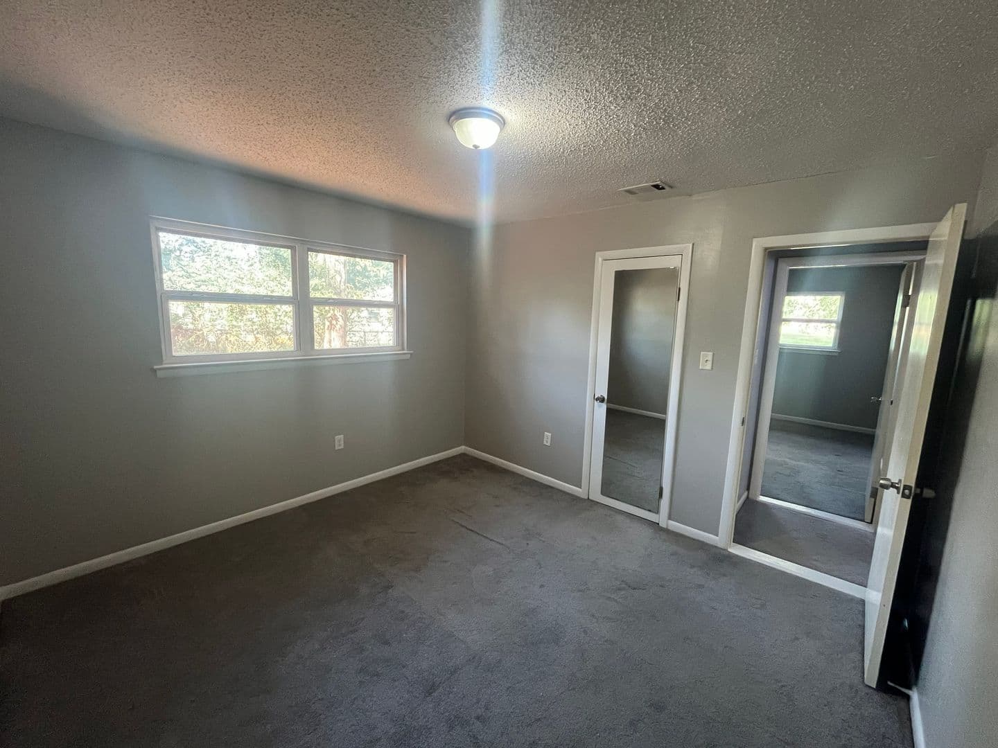Sherwood House: 8 Lybrand Drive