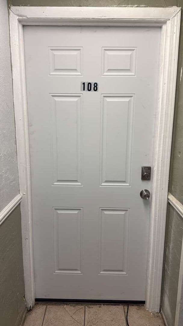 East Cleveland Apartment: 13420 Euclid Ave