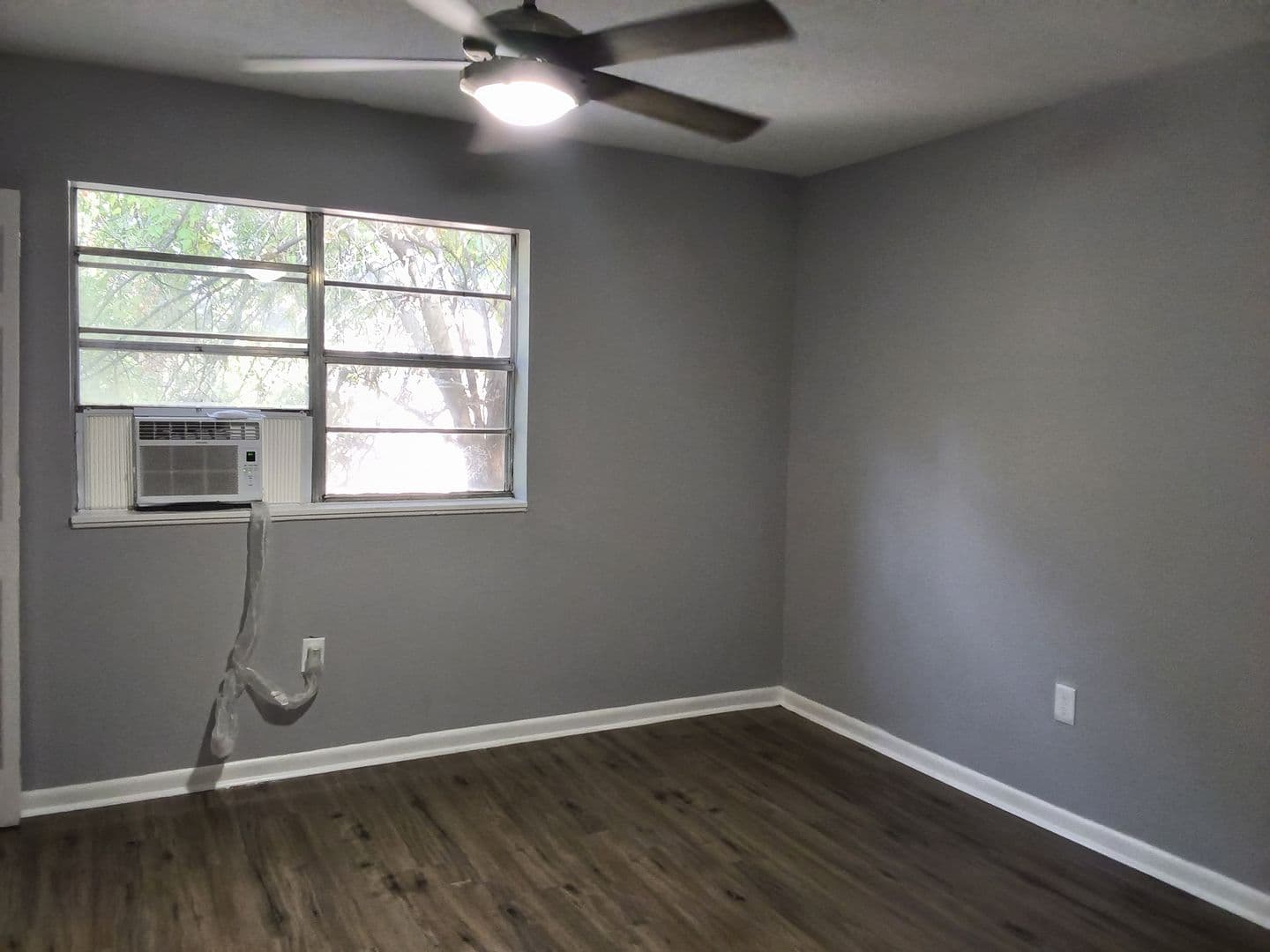 Jackson Apartment: 1505 North West Street - 201