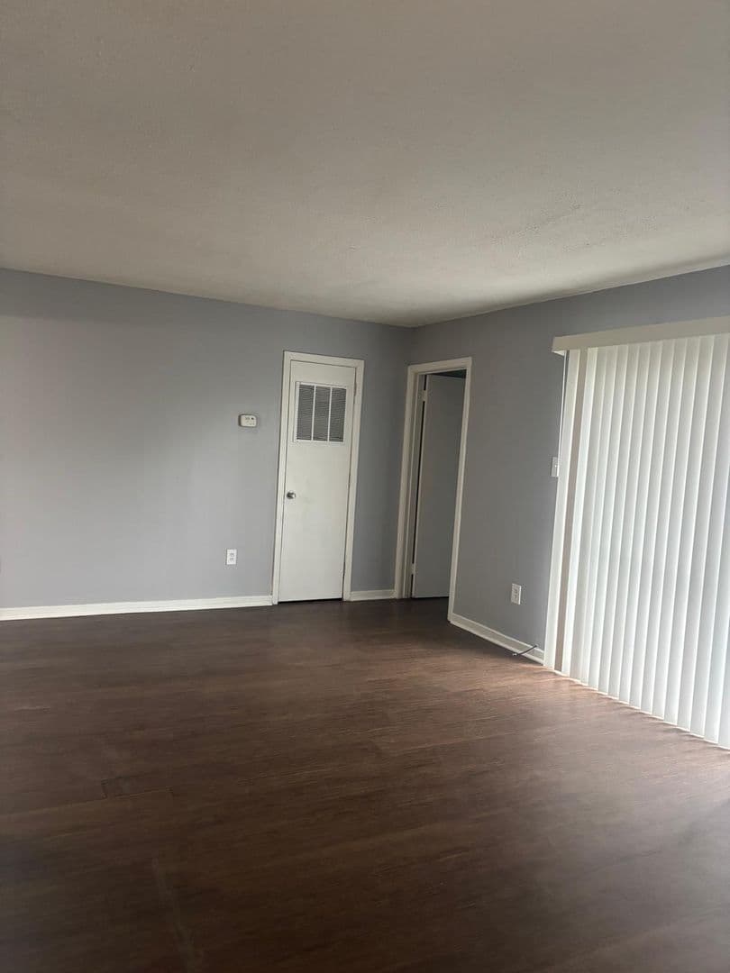 Jackson Apartment: 225 W McDowell Road