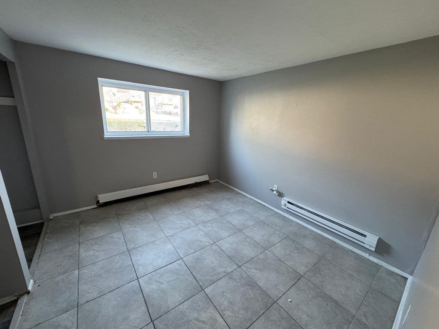 East Cleveland Apartment: 13420 Euclid Ave