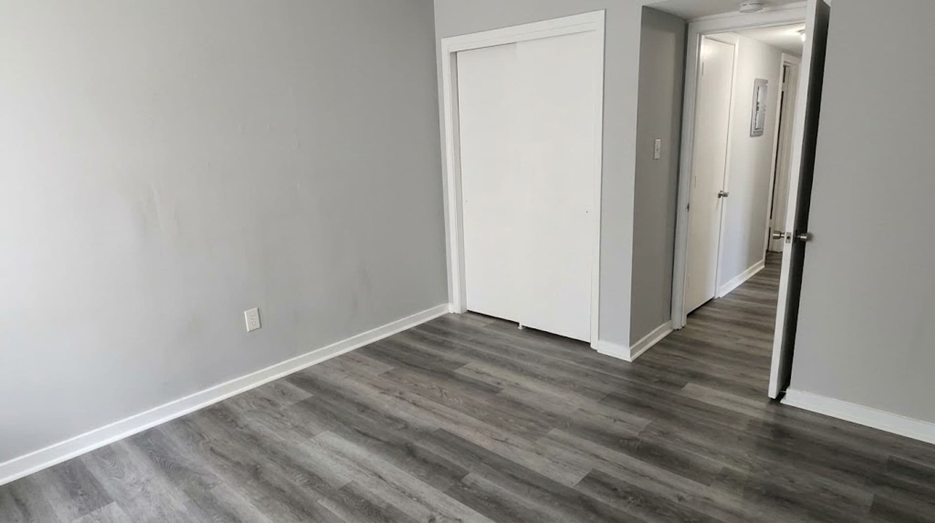 Jackson Apartment: 225 W McDowell Road