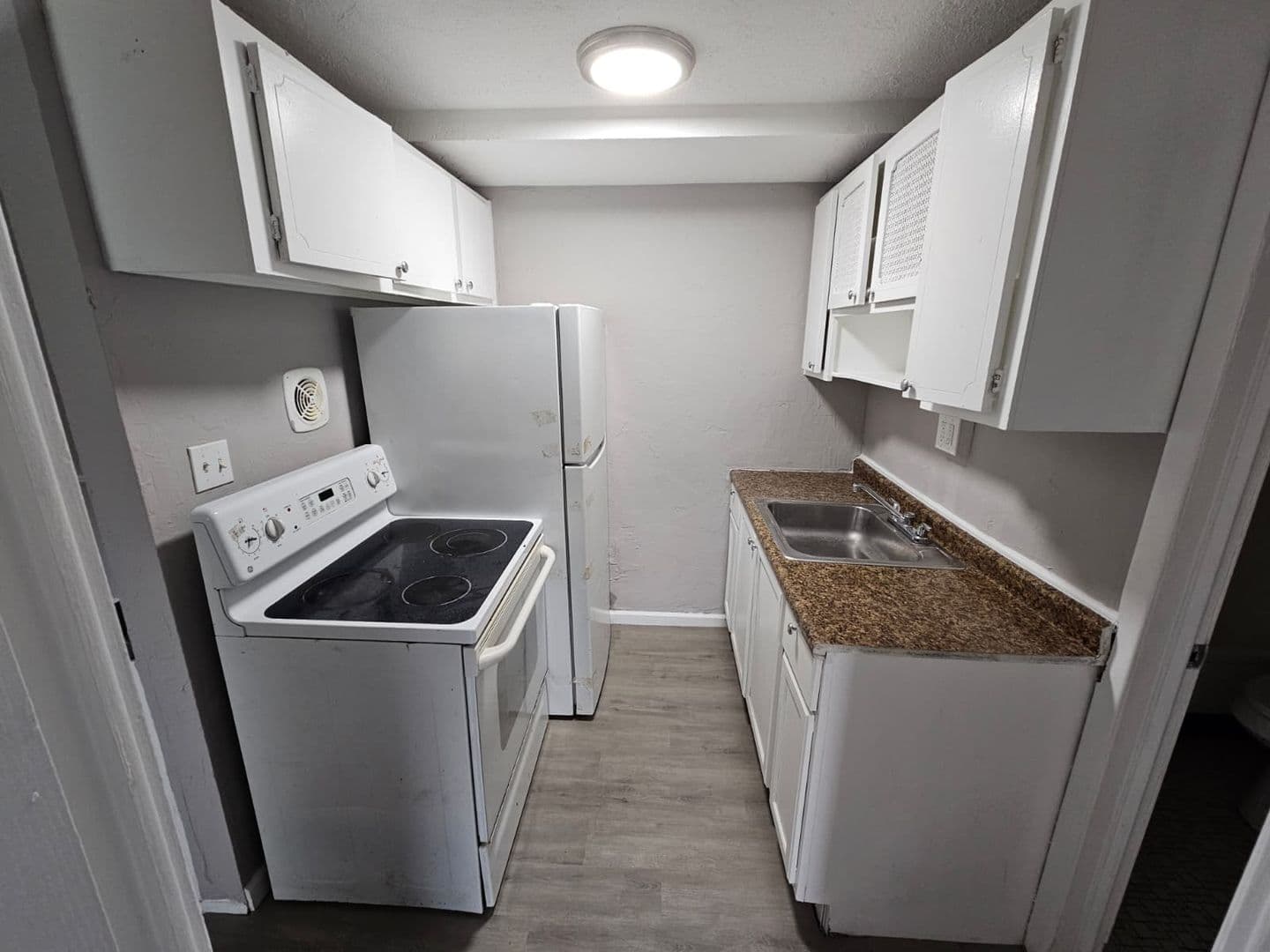 East Cleveland Apartment: 13420 Euclid Ave