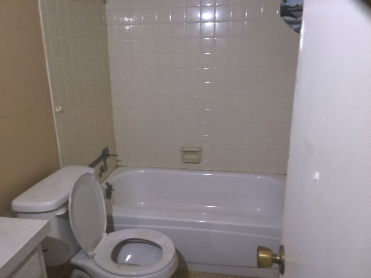 Jackson Apartment: 1505 North West Street - 102