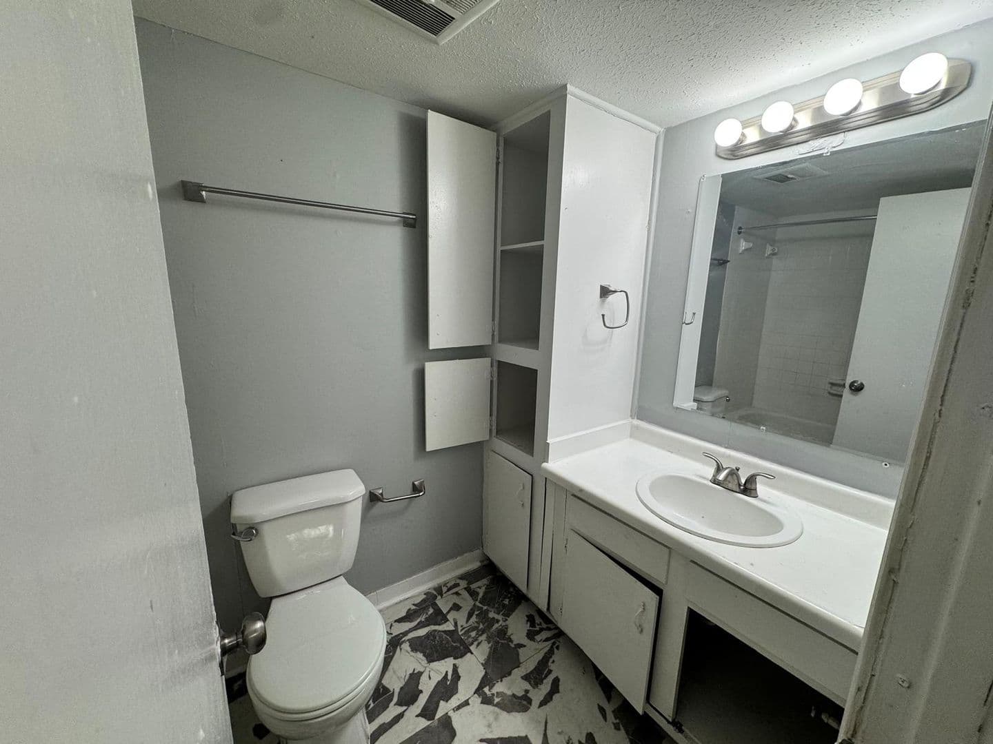 Jackson Apartment: 225 W McDowell Road